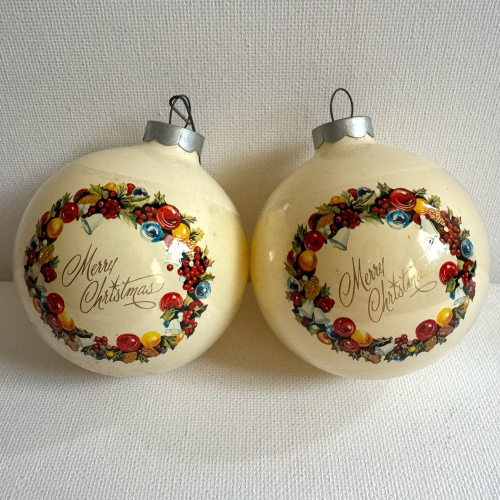 Vintage 1980 Rauch Merry Christmas Wreath Plastic Overlay Ornaments Set of 2